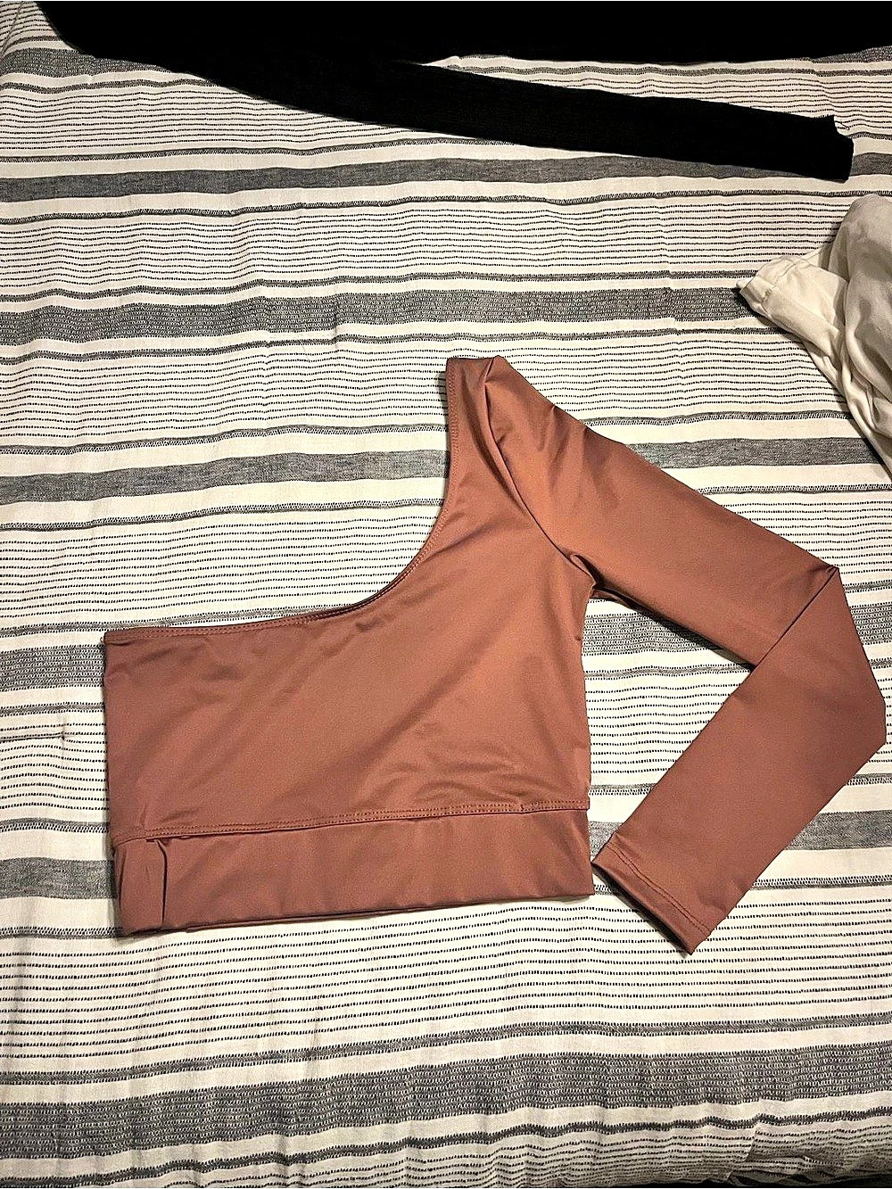 One-Shoulder Long Sleeve Rib Crop Top Mauve
